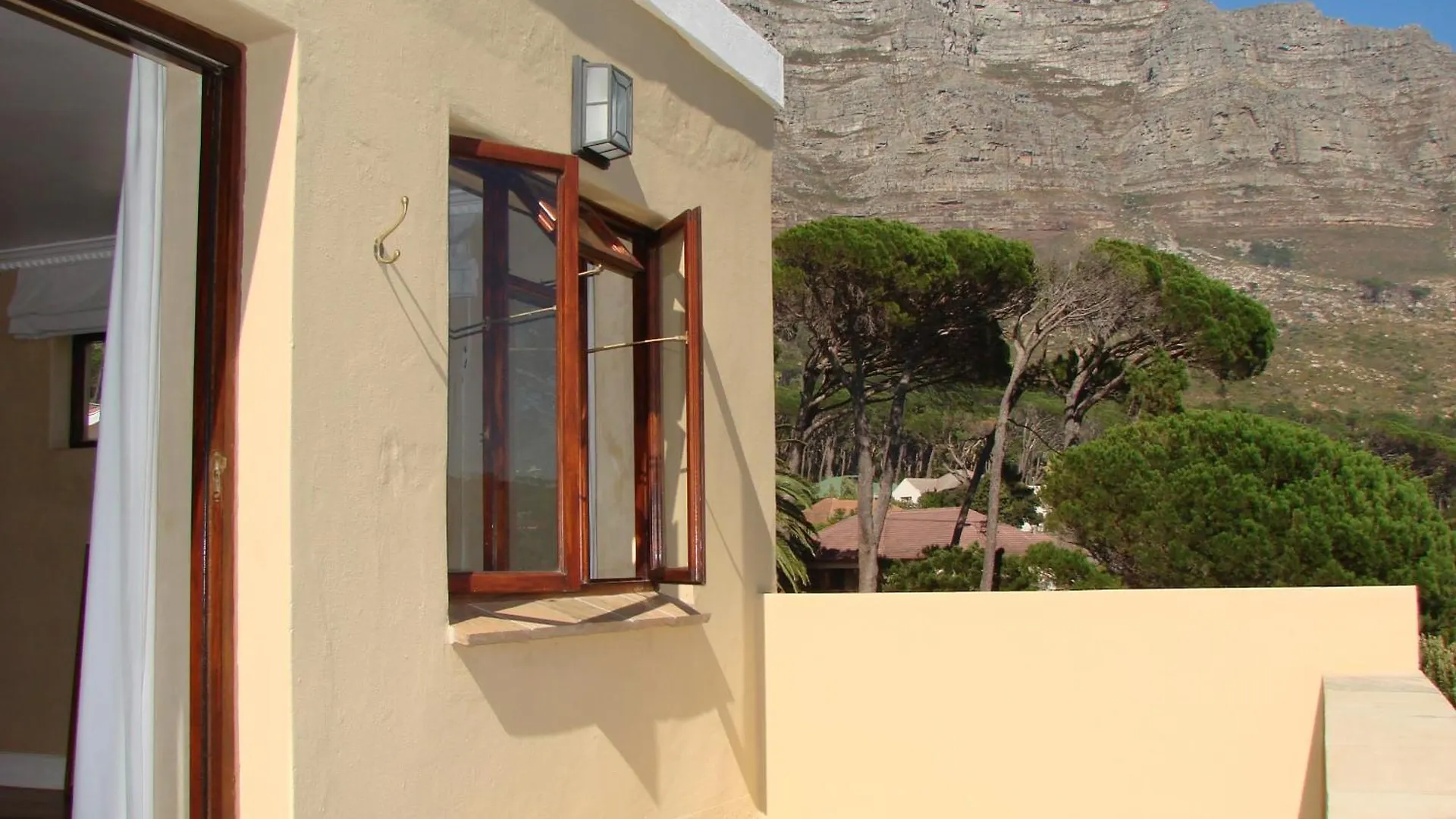 Majestic Mountain Views Villa Cape Town Holiday home